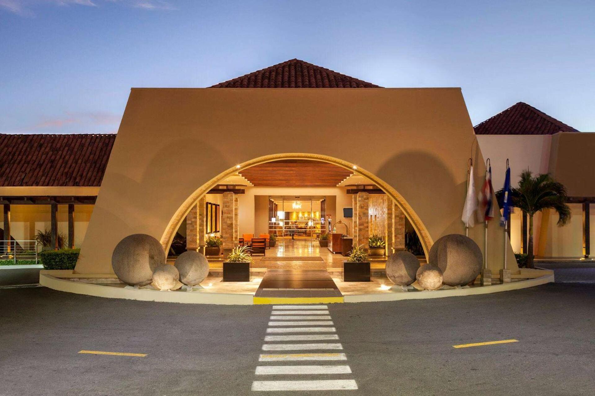 Wyndham San Jose Herradura מראה חיצוני תמונה The entrance of the hotel