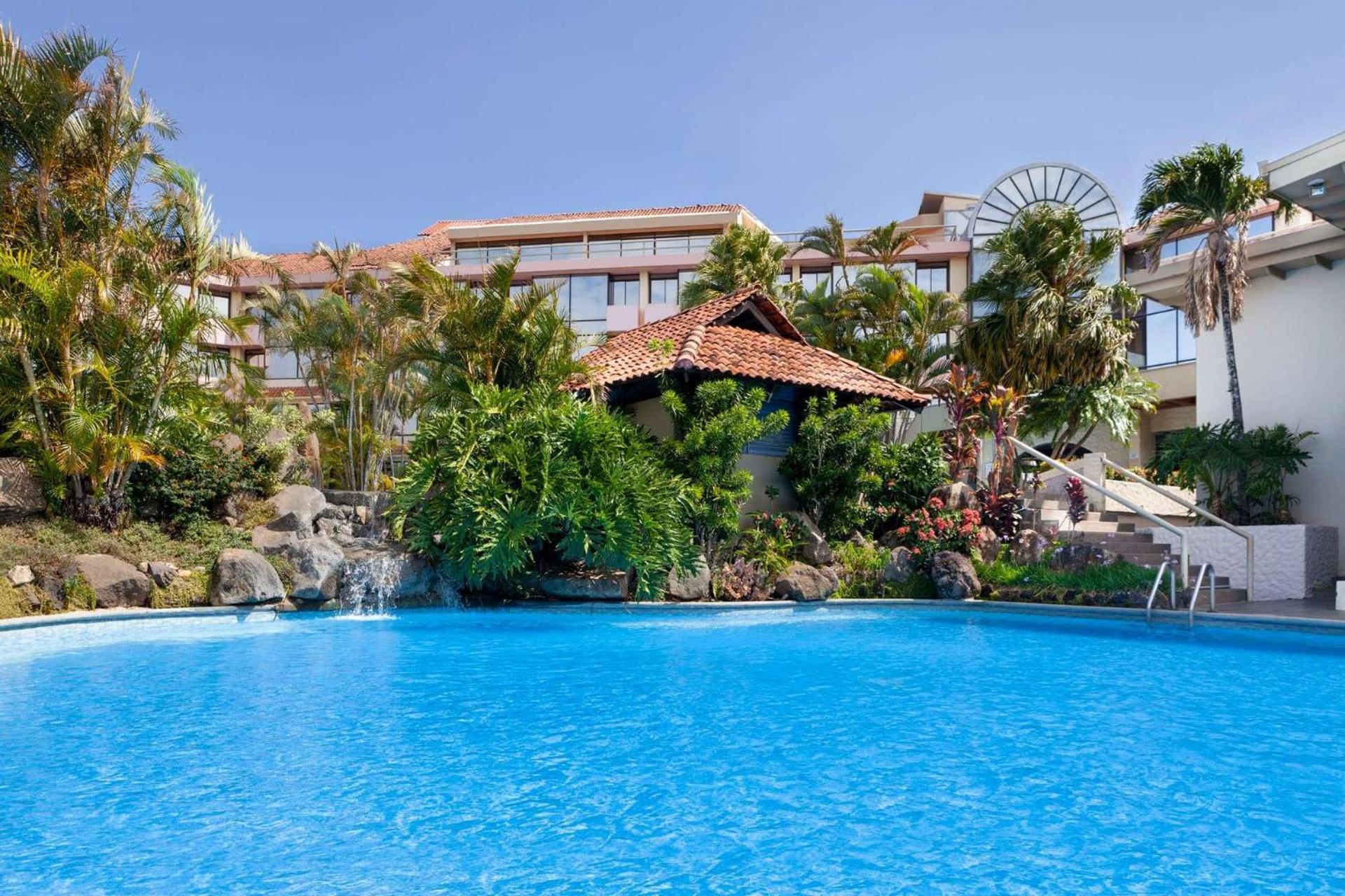 Wyndham San Jose Herradura מראה חיצוני תמונה The swimming pool at the Sheraton Kauai Resort